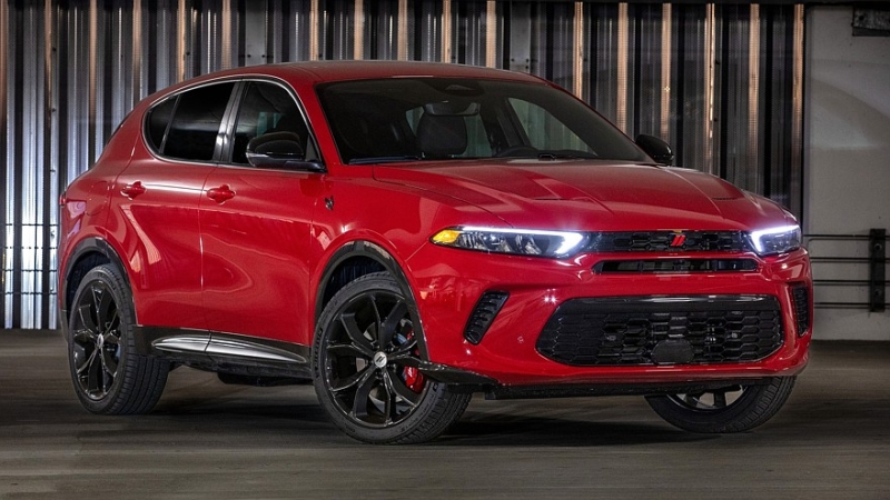 Короткая жизнь американского &laquo;итальянца&raquo;: кроссовер Dodge Hornet снят с производства