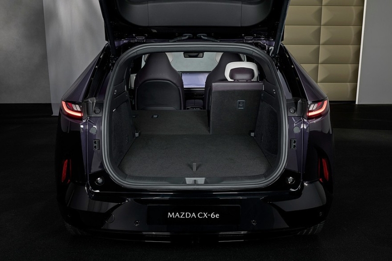 Кроссовер Mazda CX-6e на платформе Changan: официальная премьера