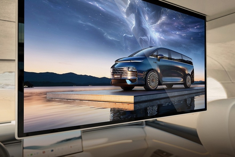 Минивэн Geely Galaxy V900: стандартный полный привод и эмблема из чистого золота