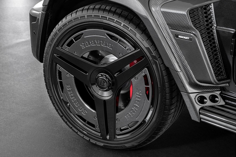 Новый Brabus 900 Rocket Edition дебютировал на очень крутых ностальгических колёсах