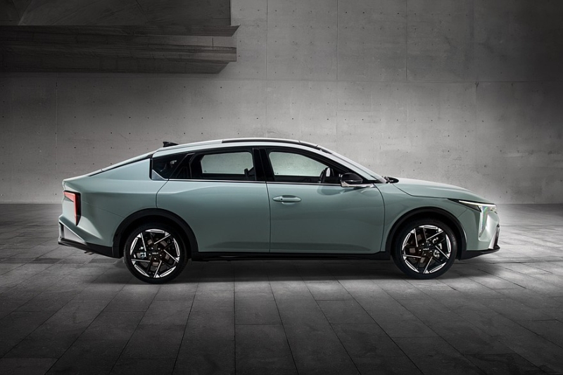 Семейство Kia K4 пополнил универсал: официальные фото