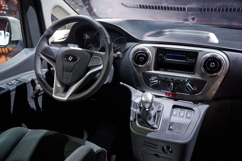 Sollers объявил о старте приёма предзаказов на пассажирский вэн SF1, цена известна