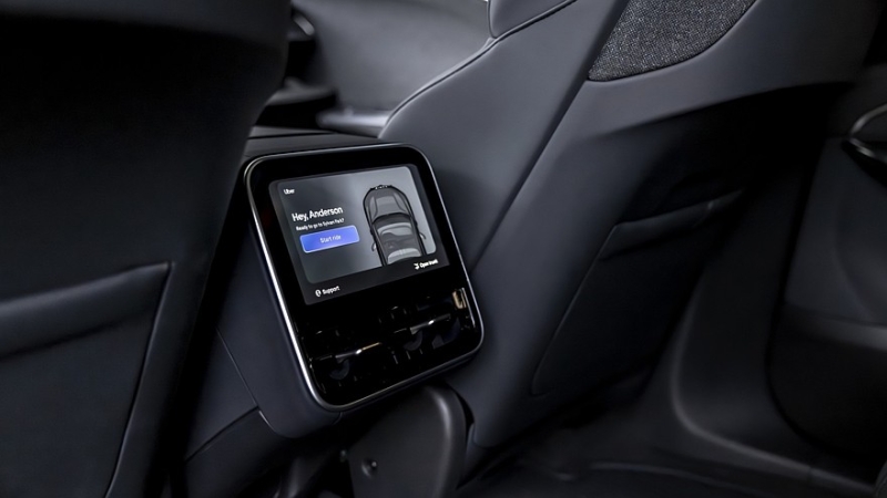 Старая идея, новый подход: Lucid, Nuro и Uber представили роботакси класса люкс