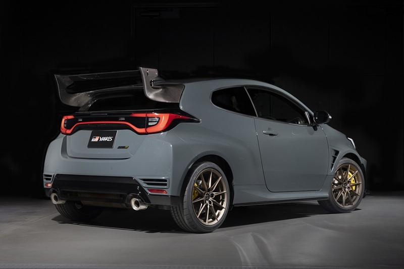 Toyota показала хот-хэтч GR Yaris Morizo RR: новый аэродинамический обвес и гоночный руль