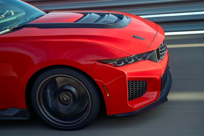 Вместо Shelby GT500: представлен Ford Mustang Dark Horse SC с компрессорным V8