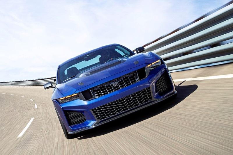 Вместо Shelby GT500: представлен Ford Mustang Dark Horse SC с компрессорным V8