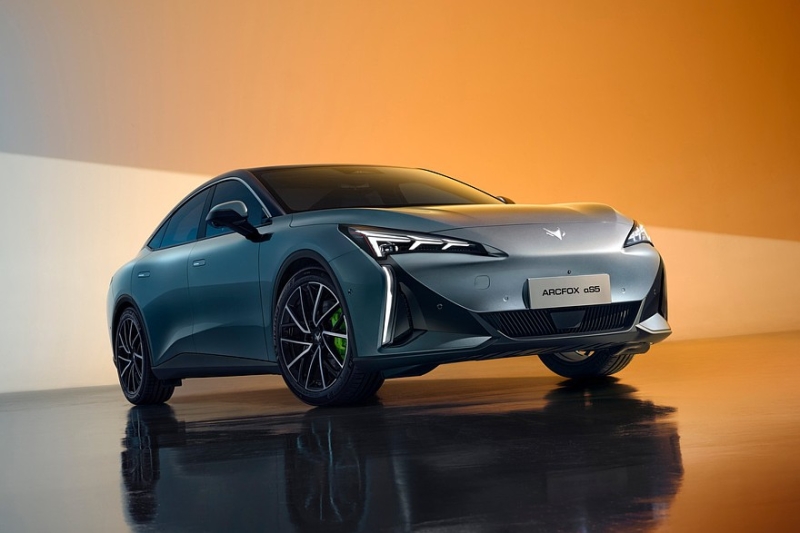 Большой седан Arcfox Alpha S5 от BAIC: рестайлинг и расширение гаммы