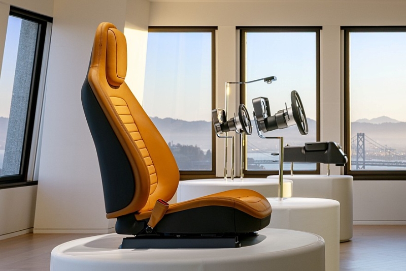 Электромобиль Ferrari получил имя Luce и неоклассический интерьер в стиле техники Apple