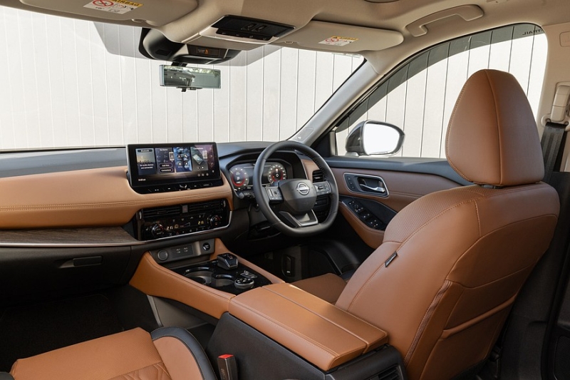 Ещё один обновлённый Nissan X-Trail: без спецверсий, зато моторная гамма – шире