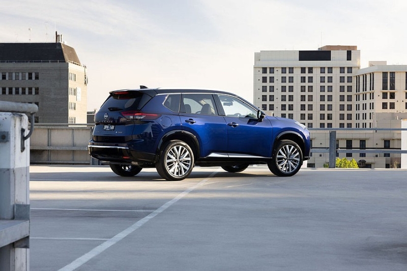 Ещё один обновлённый Nissan X-Trail: без спецверсий, зато моторная гамма – шире