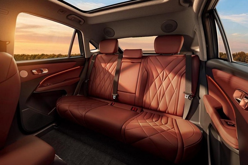 Geely готовится запустить в продажу купеобразный кроссовер Atlas REV