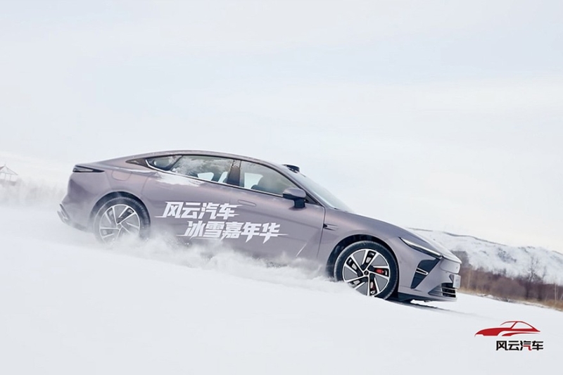 Гибридный седан Exeed Exlantix ES успешно прошёл зимние тесты