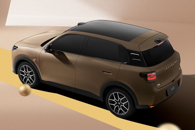 Недорогой кроссовер Leapmotor A10, он же глобальный Leapmotor B03X: показан интерьер