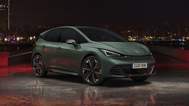 Обновлённый хэтчбек Cupra Born готовится к скорой премьере: первые тизеры