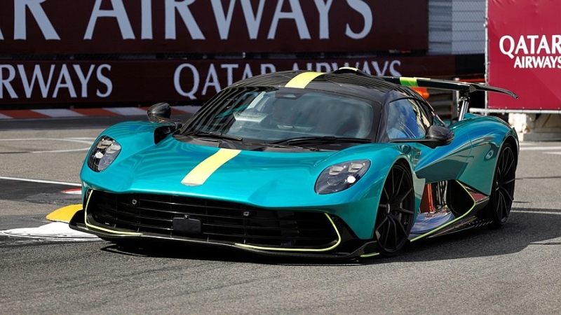 Плохие дела у Aston Martin: рост убытков в 2025 году и новая волна сокращений