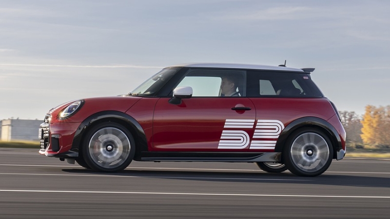 Трёхдверный хэтчбек Mini Cooper обзавёлся спецверсией 1965 Victory Edition