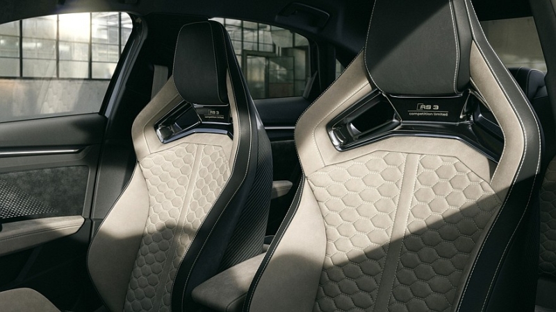 Audi RS 3 competition limited: регулируемая подвеска, новый обвес и большая наценка