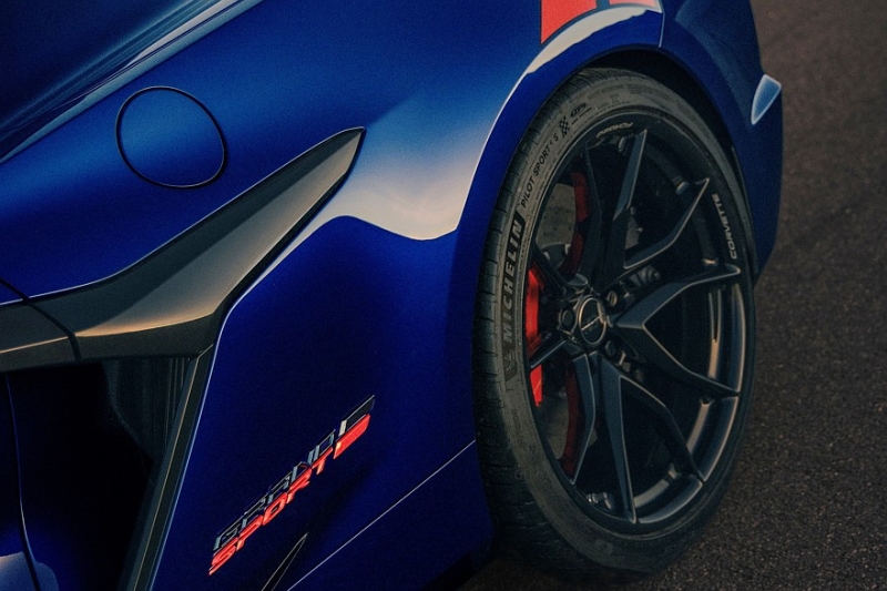 Chevrolet Corvette Grand Sport дебютировал с полным приводом и новым 6,7-литровым V8