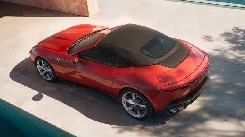 Ferrari Amalfi Spider сменил открытую версию Roma и получил форсированный мотор