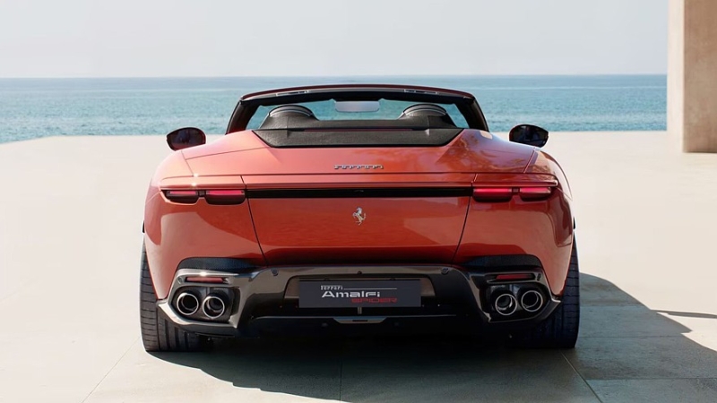 Ferrari Amalfi Spider сменил открытую версию Roma и получил форсированный мотор