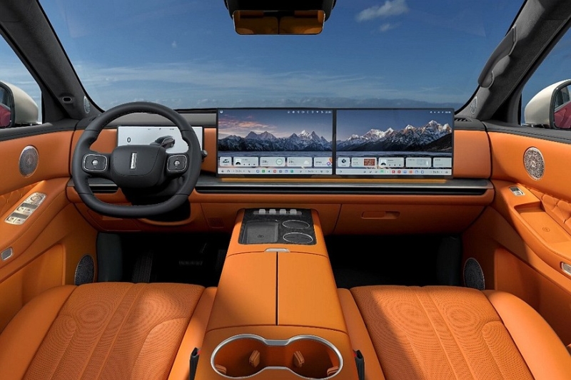 Флагманский кроссовер Wey V9X от Great Wall: фото салона и скандал