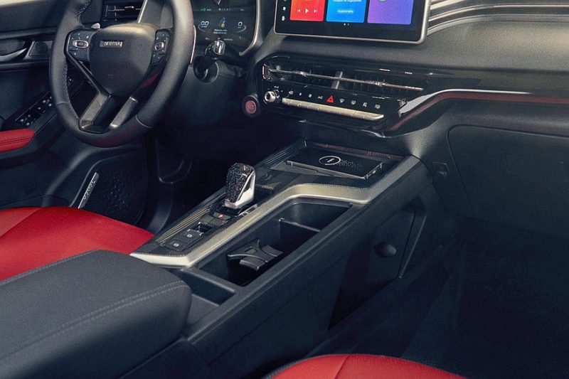 Haval Jolion получил в России обновлённый салон и более тяговитый мотор. Объявлены цены