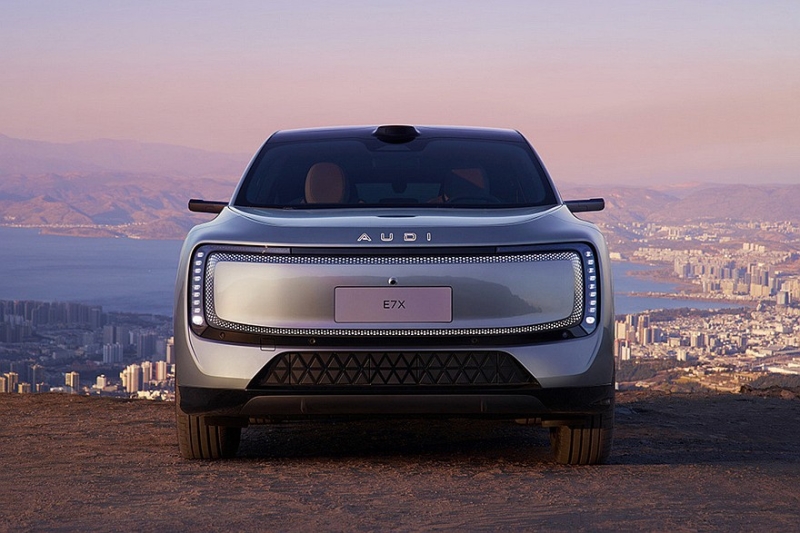 Кроссовер AUDI E7X на подмогу непопулярному универсалу E5: новые фото и подробности