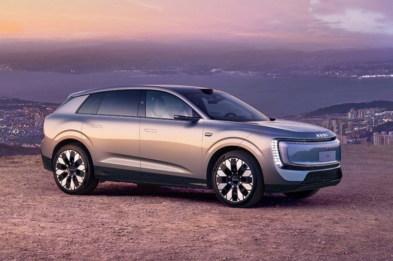 Кроссовер AUDI E7X на подмогу непопулярному универсалу E5: новые фото и подробности