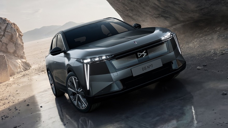 Кроссовер DS №7 пришёл на смену DS 7 и получил дизайн в актуальном фирменном стиле марки