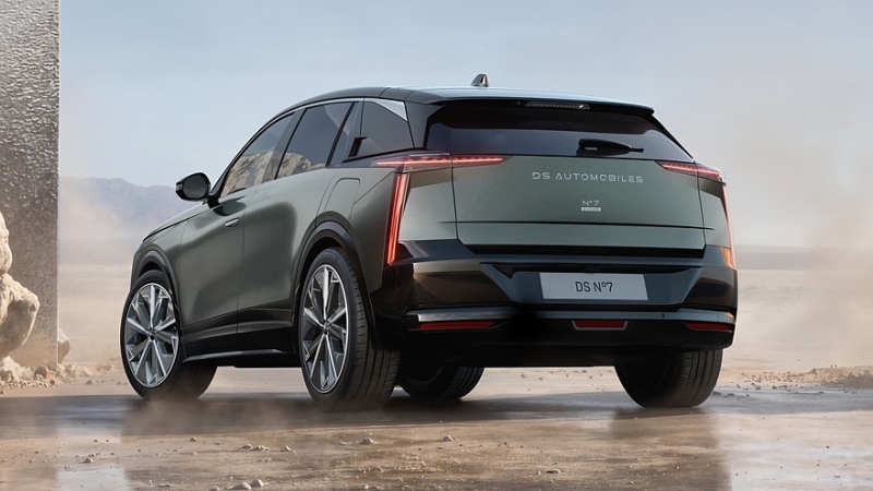 Кроссовер DS №7 пришёл на смену DS 7 и получил дизайн в актуальном фирменном стиле марки