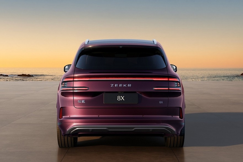 Кроссовер Zeekr 8X начинает карьеру с ажиотажного спроса