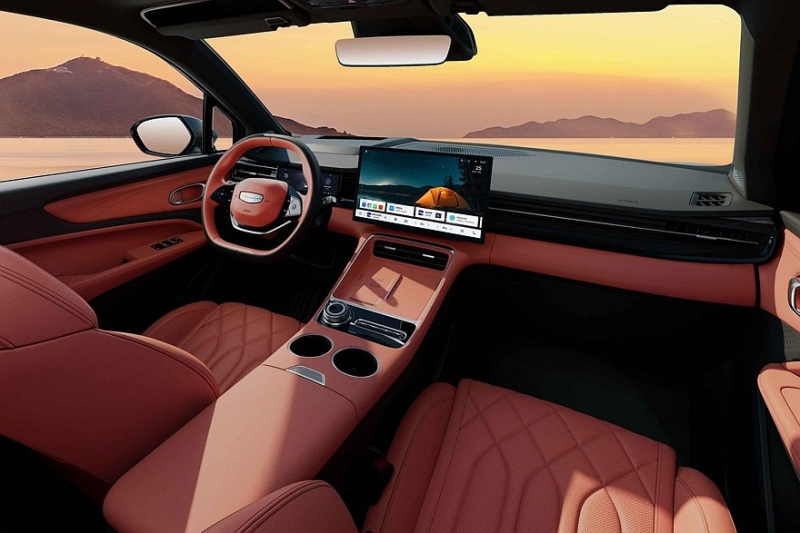 Купеобразный кроссовер Geely Atlas REV выходит на рынок