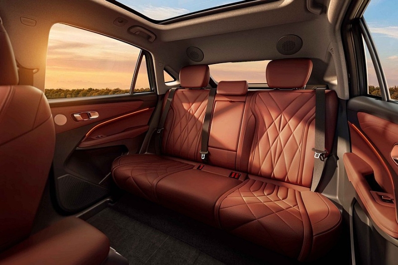 Купеобразный кроссовер Geely Atlas REV выходит на рынок