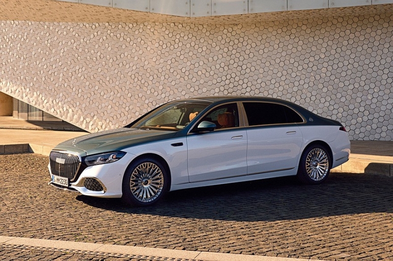 Обновлённый Mercedes-Maybach S-Class: в Европе без V12, решётка крупнее, подсветка богаче