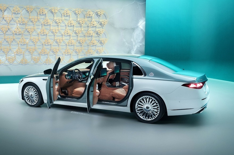 Обновлённый Mercedes-Maybach S-Class: в Европе без V12, решётка крупнее, подсветка богаче