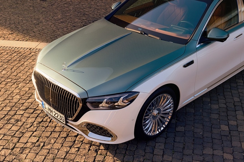Обновлённый Mercedes-Maybach S-Class: в Европе без V12, решётка крупнее, подсветка богаче