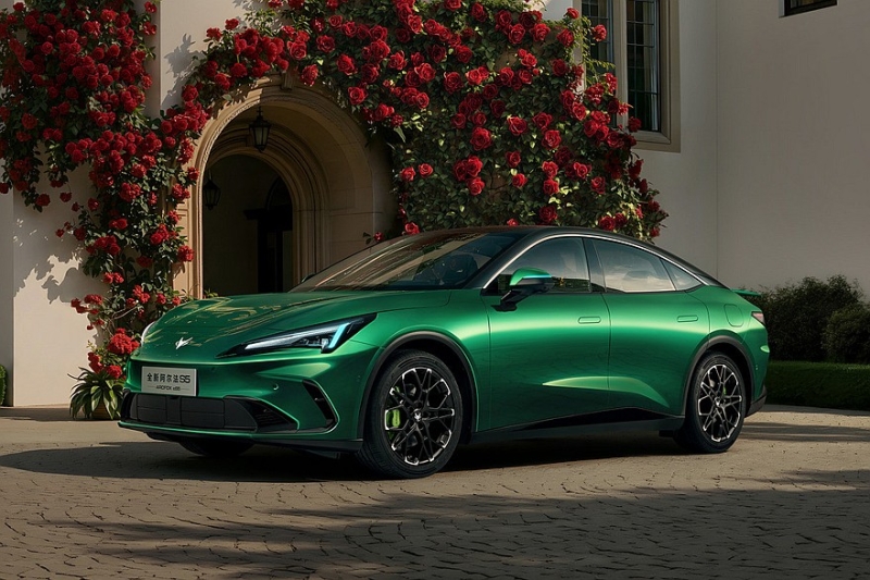 Обновлённый седан Arcfox Alpha S5 от BAIC: версий – больше, цены – ниже