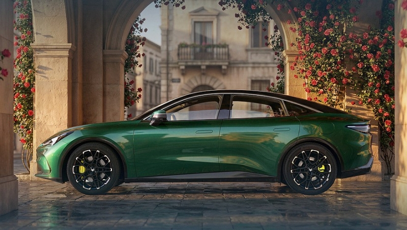 Обновлённый седан Arcfox Alpha S5 от BAIC: версий – больше, цены – ниже