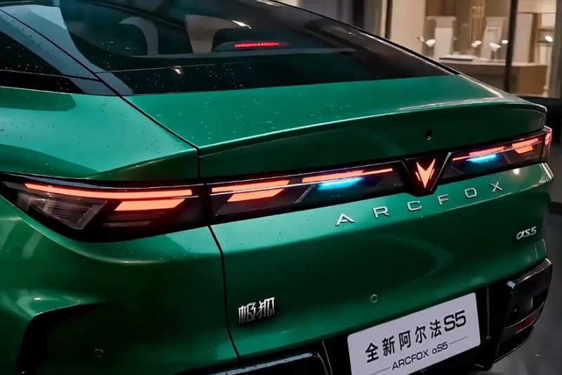 Обновлённый седан Arcfox Alpha S5 от BAIC: версий – больше, цены – ниже