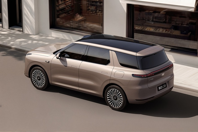 SAIC подхватил моду на «клонирование» флагманов: представлен кроссовер IM LS8