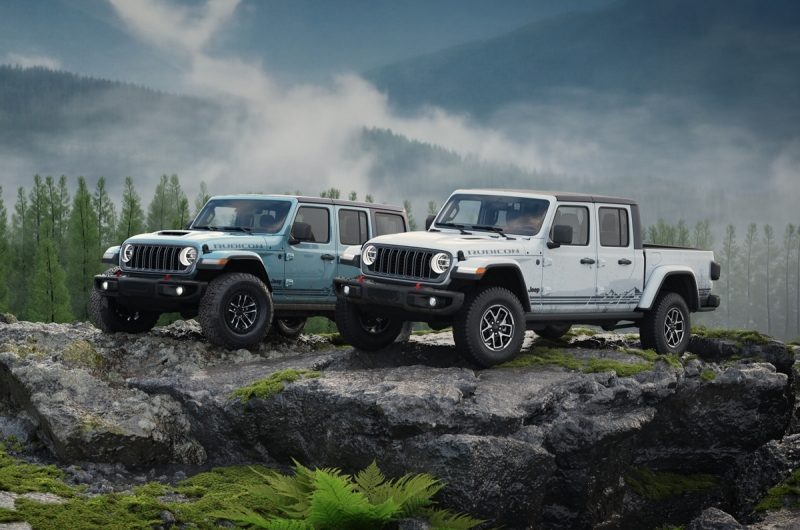 Салон спецверсий Jeep Wrangler и Gladiator Rockslide одели в джинсы