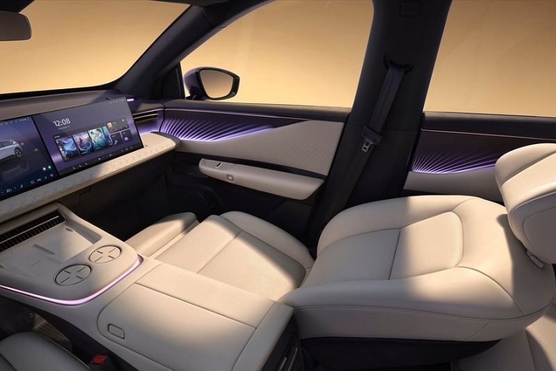 Старт продаж Nissan NX8 уже близко: показан интерьер