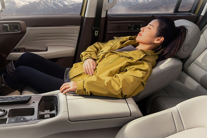 Удлинённый кроссовер Haval Raptor Plus: показан интерьер