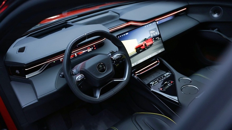 В Китае представлен plug-in гибридный кроссовер Lotus For Me с техникой от Zeekr