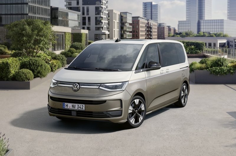 Volkswagen Multivan готовится к обновлению: первое фото