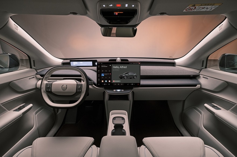 Volvo наращивает производство EX60 и не планирует выпускать кросс-купе на его базе