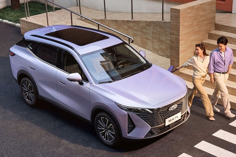 Chery Tiggo 7: рестайлинг самого доступного кроссовера и новая версия на базе Omoda C7