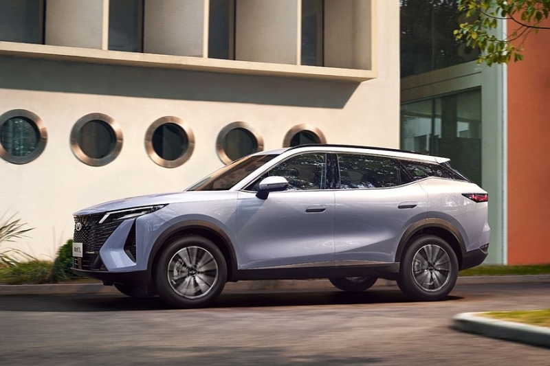 Chery Tiggo 7: рестайлинг самого доступного кроссовера и новая версия на базе Omoda C7