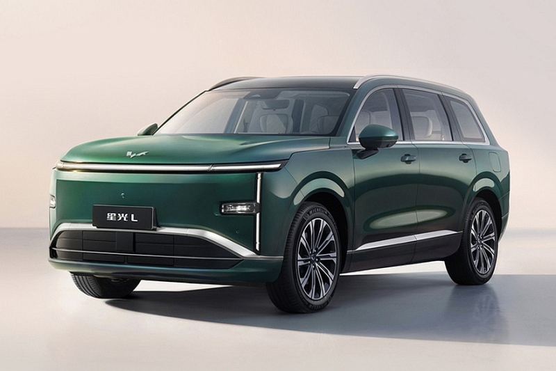 GM и SAIC готовят к премьере большой кроссовер Wuling Starlight L в новом стиле