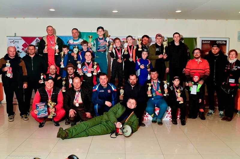 Холод и дождь: в Мячково прошло яркое открытие сезона, несмотря на непростые условия